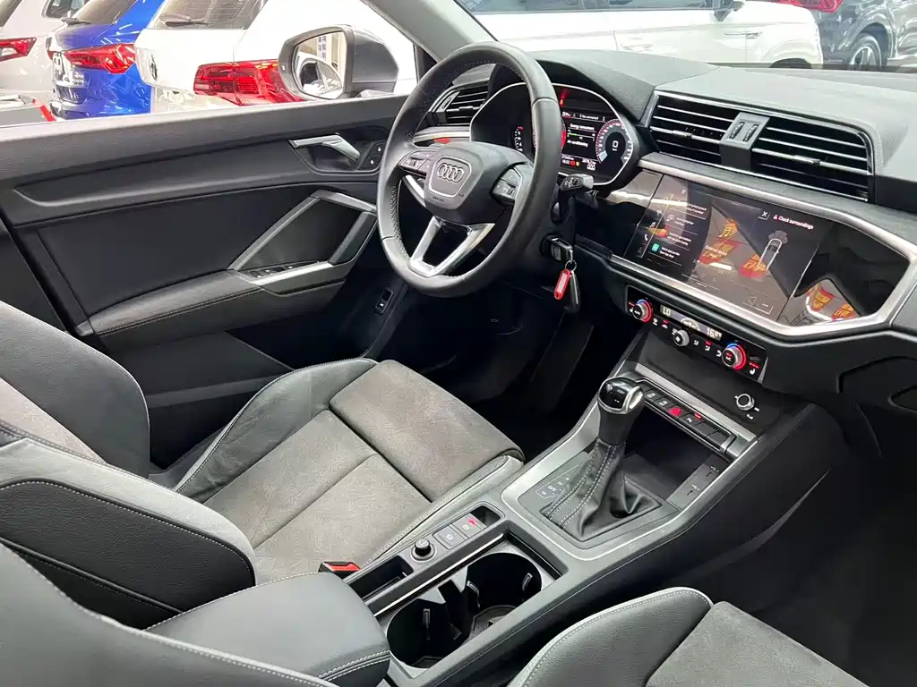 Audi Q3 2023 — фото 19