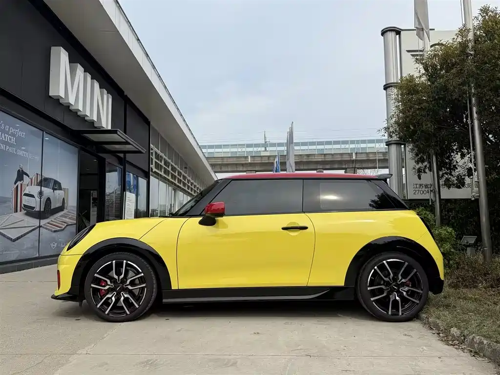 MINI JCW 2026 — фото 3