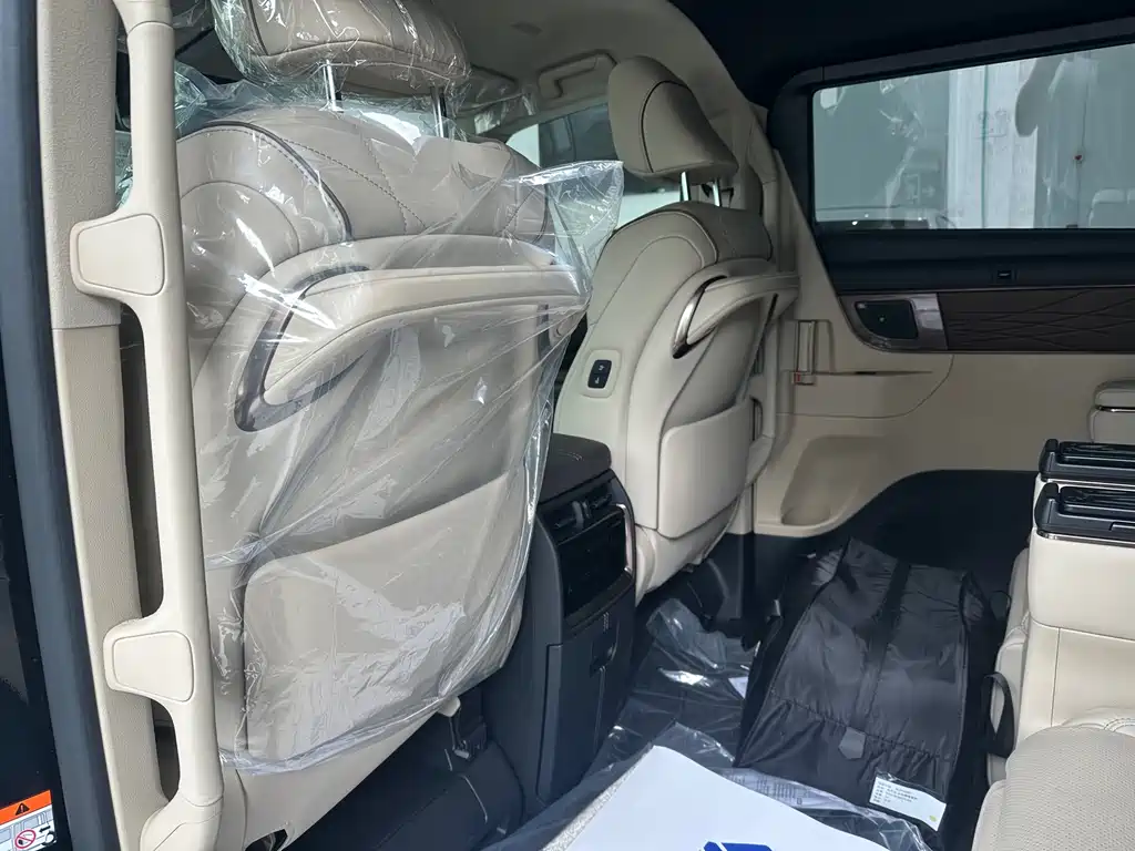 Toyota Alphard — фото 14