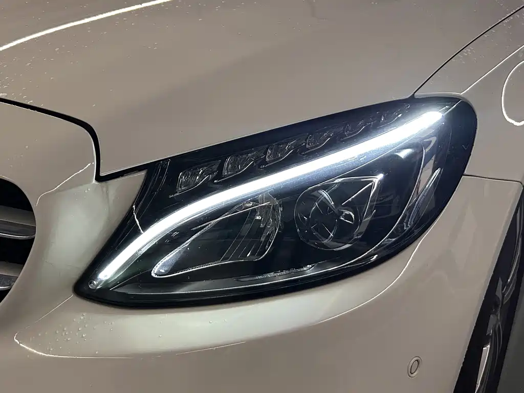 Mercedes-Benz C-Class 2018 — фото 15