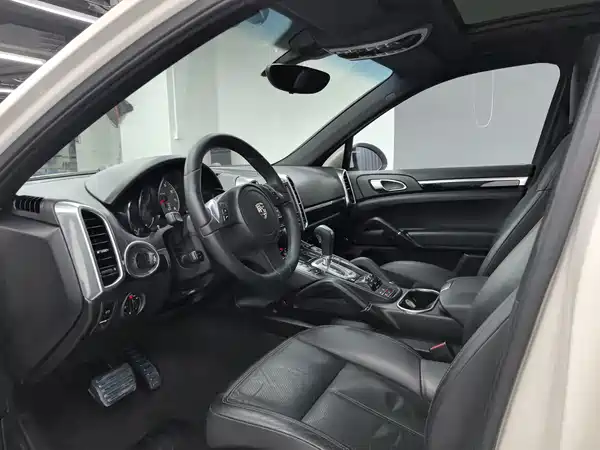 Porsche Cayenne 2011
