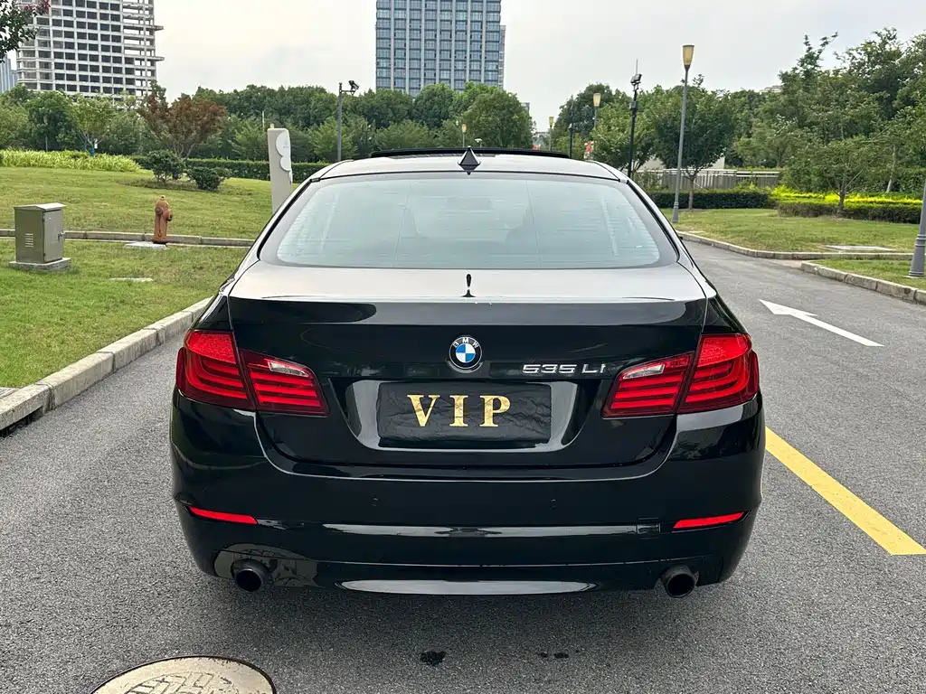 BMW 5 Series 2011