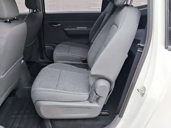 Wuling Hongguang New Energy 2025