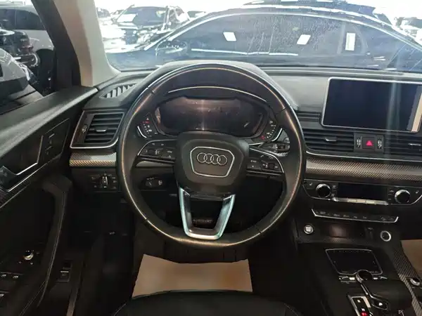 Audi Q5L 2020