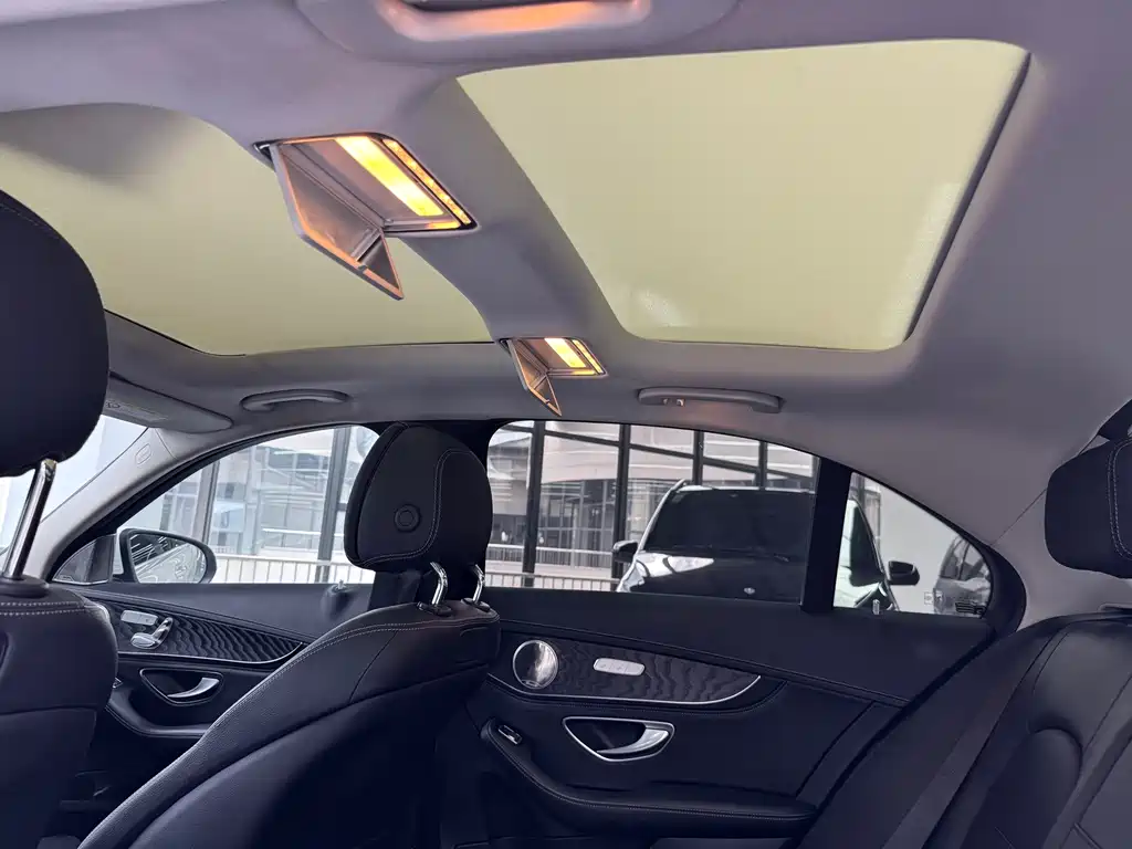 Mercedes-Benz C-Class 2018 — фото 10