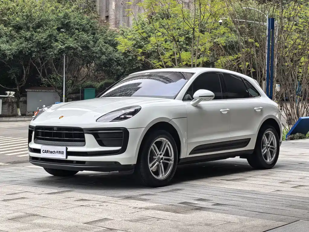 Porsche Macan 2022 — фото 1