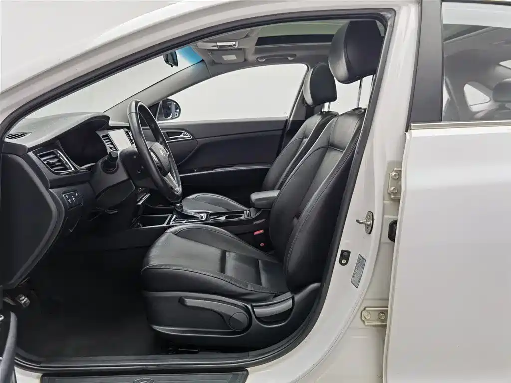 Hyundai Mistra 2015 — фото 10