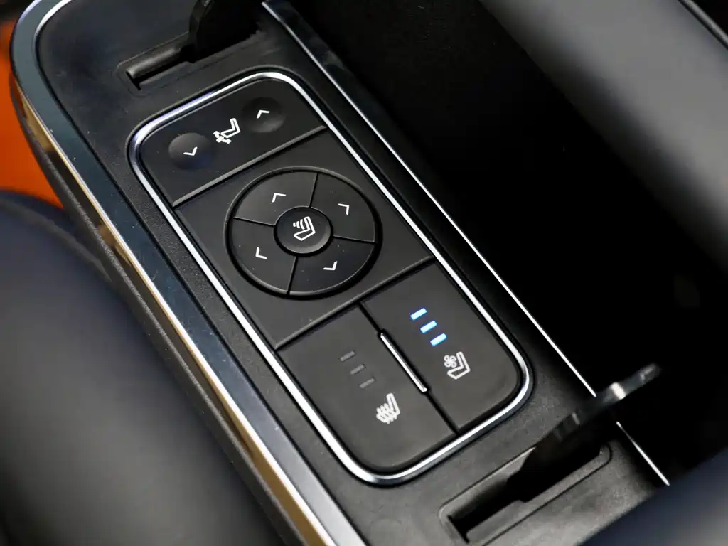 GAC Motor Trumpchi M8 2021 — фото 20