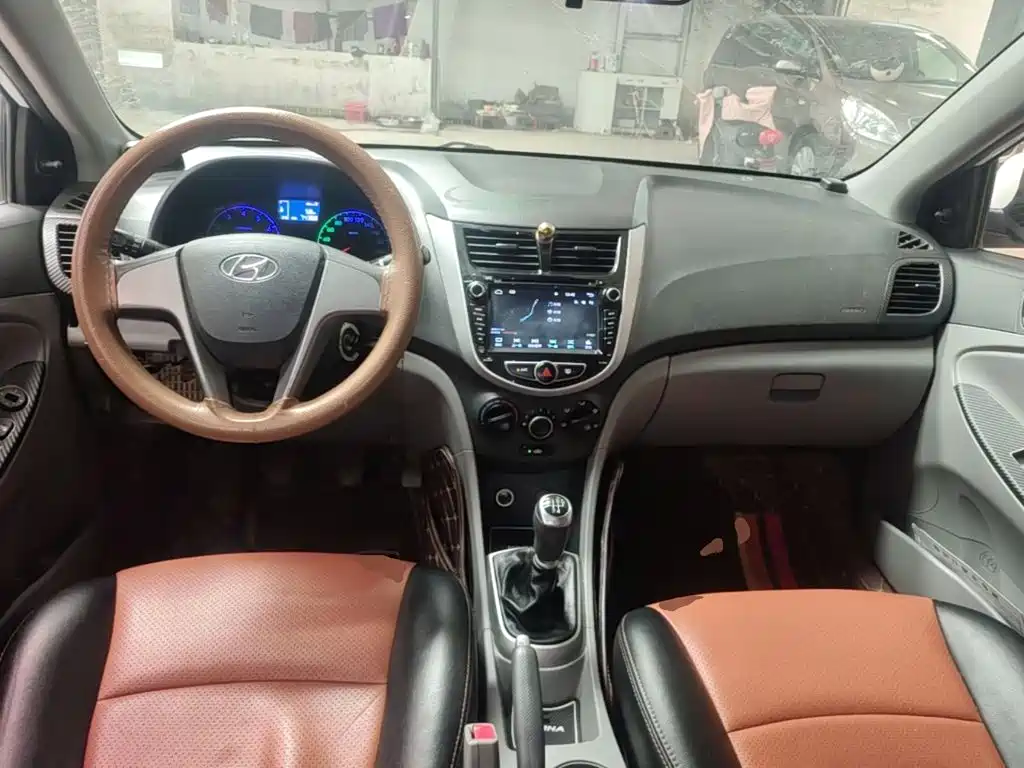 Hyundai Accent 2016 — фото 10