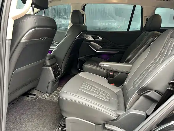Hongqi HS7 PHEV 2024