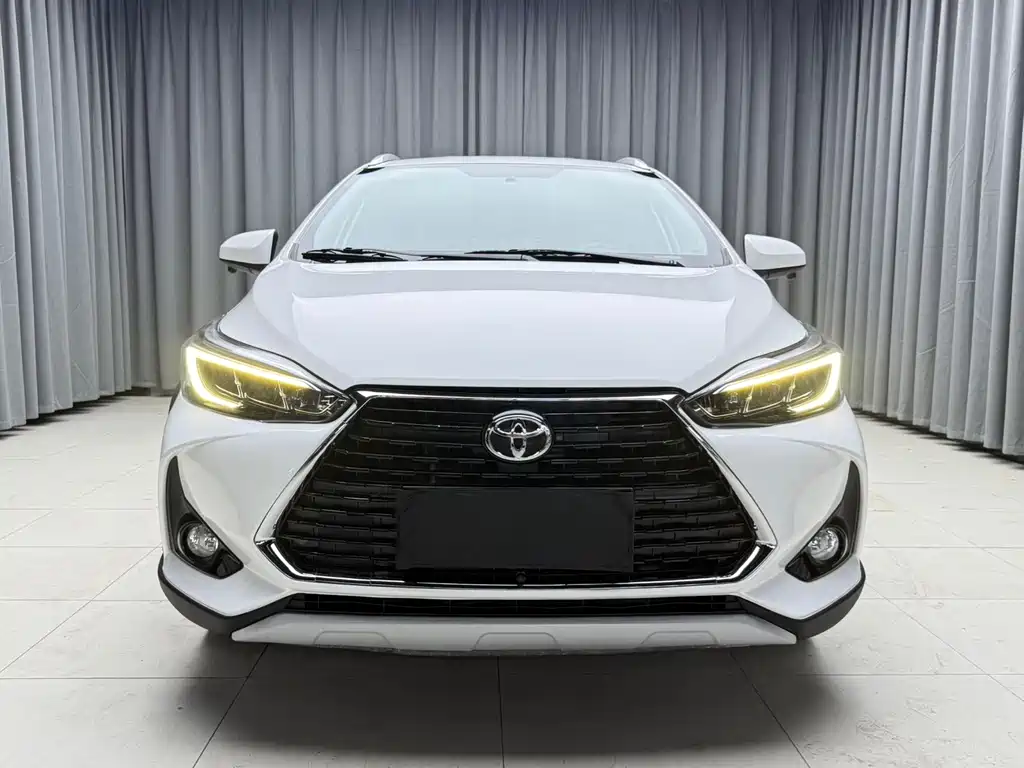Toyota Yaris L 2022 — фото 2