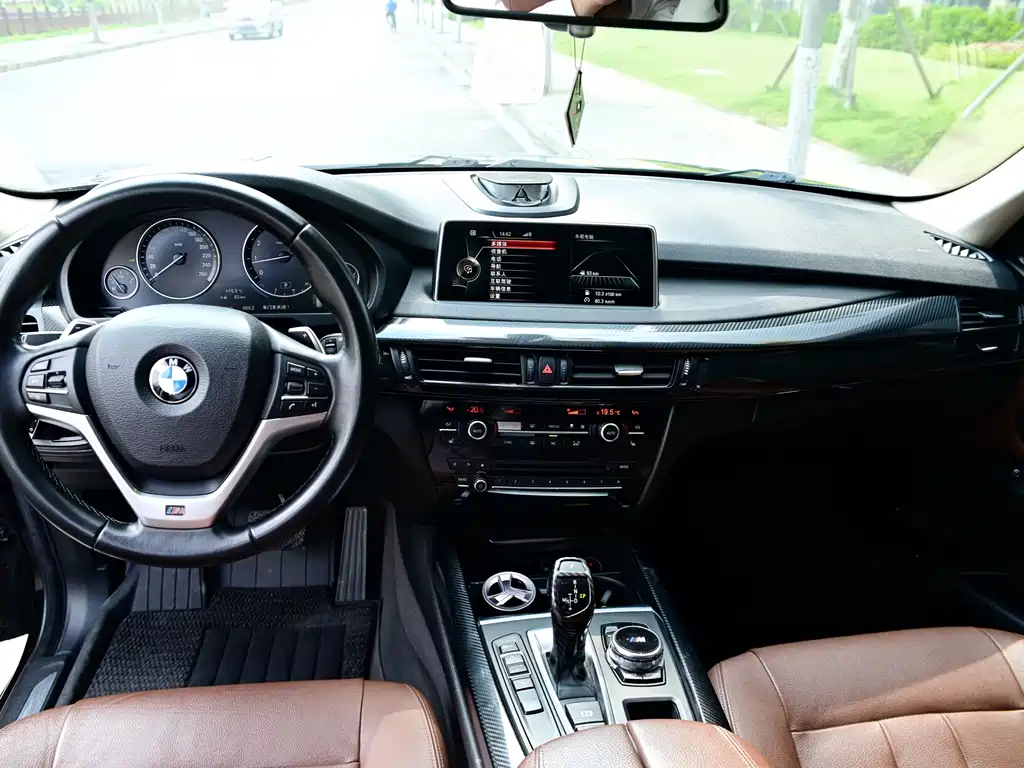 BMW X5 2016 — фото 19