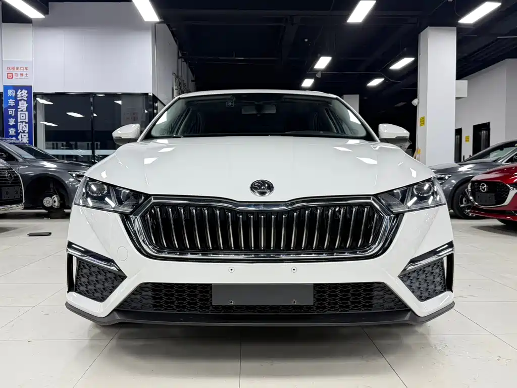 Skoda Octavia 2022 — фото 3