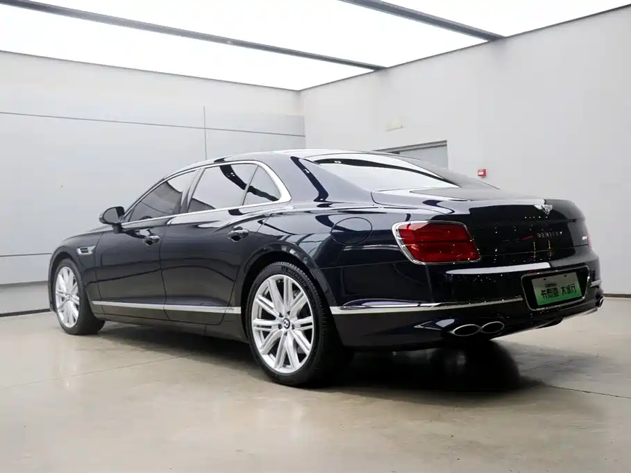 Bentley Flying Spur PHEV 2023 — фото 26