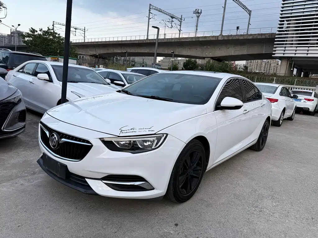 Buick Regal 2018 — фото 1