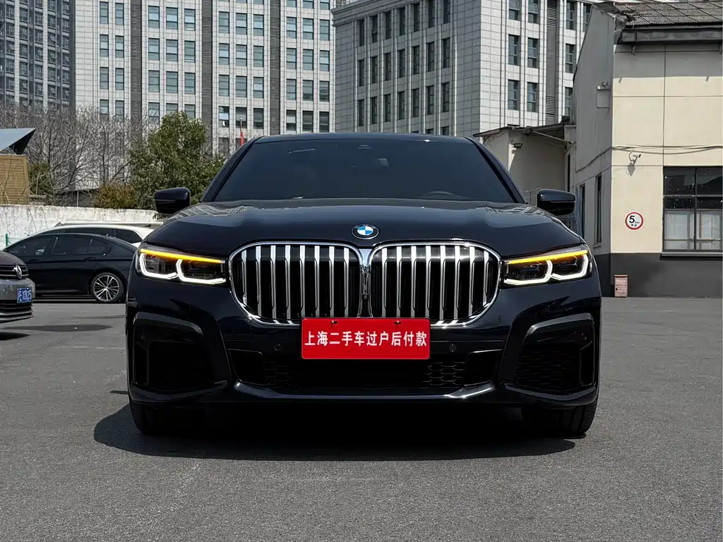 BMW 7 Series 2022 — фото 1