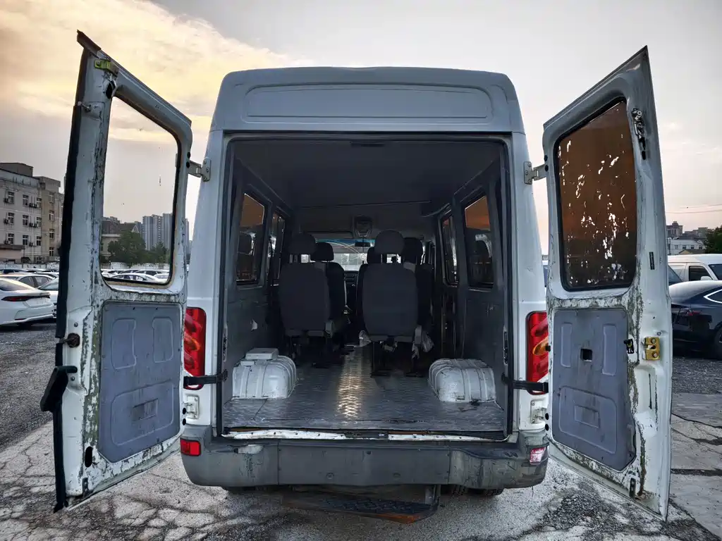 Iveco Bodhi 2018 — фото 13