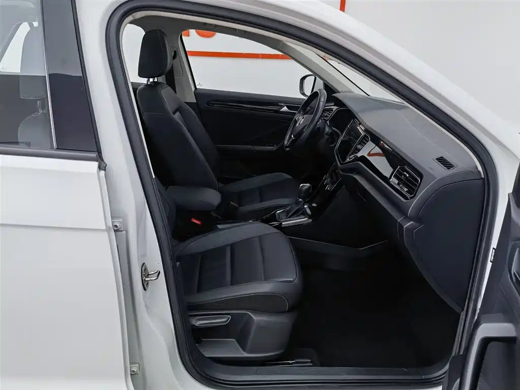 Volkswagen T-Roc 2022 — фото 23