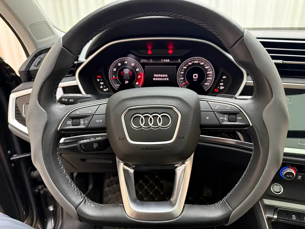 Audi Q3 2023 — фото 10