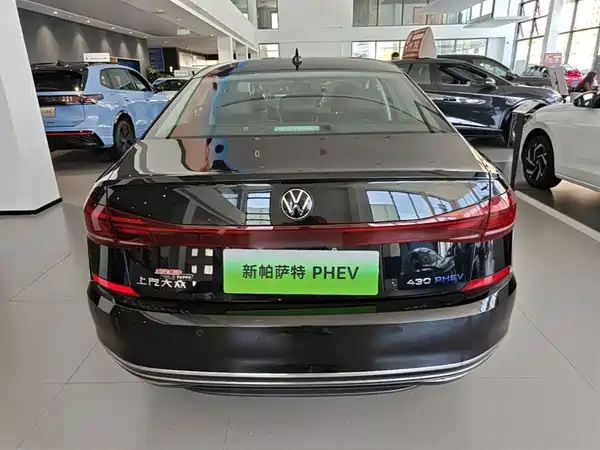Volkswagen Passat Plug-In Hybrid 2025