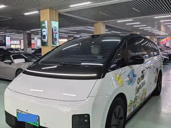 Li Auto MEGA 2025