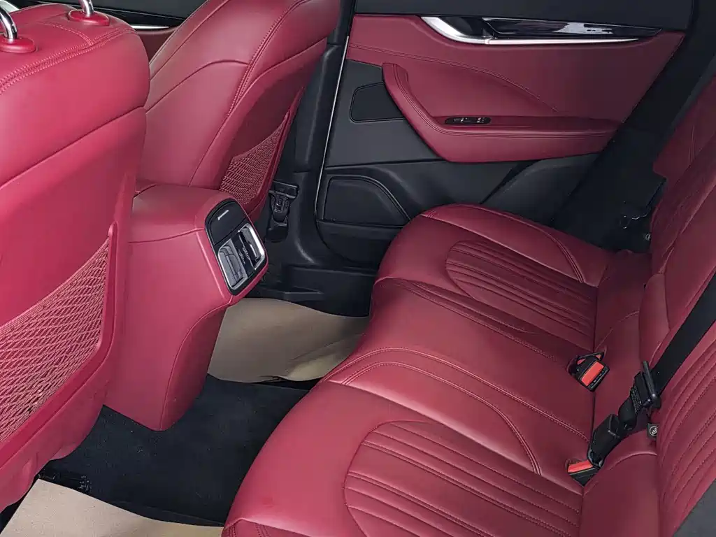 Maserati Levante 2017 — фото 9