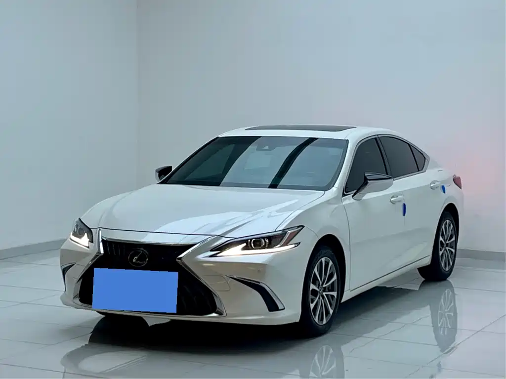 Lexus ES 2022