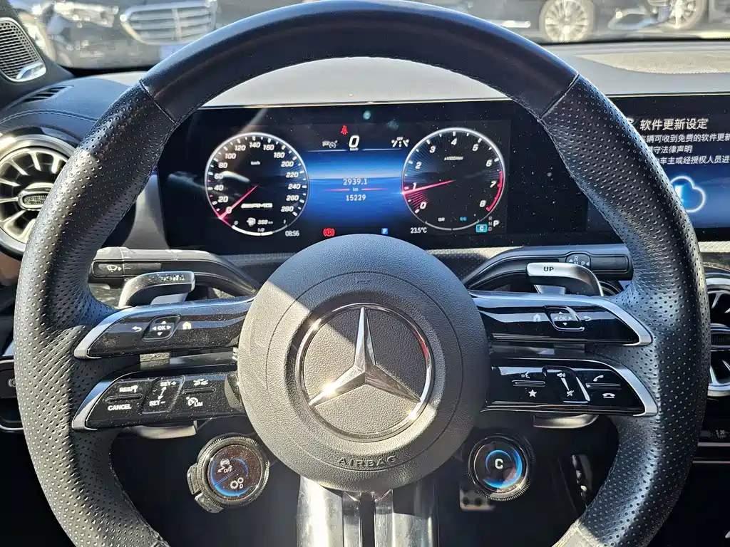 Mercedes-Benz A-Class AMG 2025 — фото 15