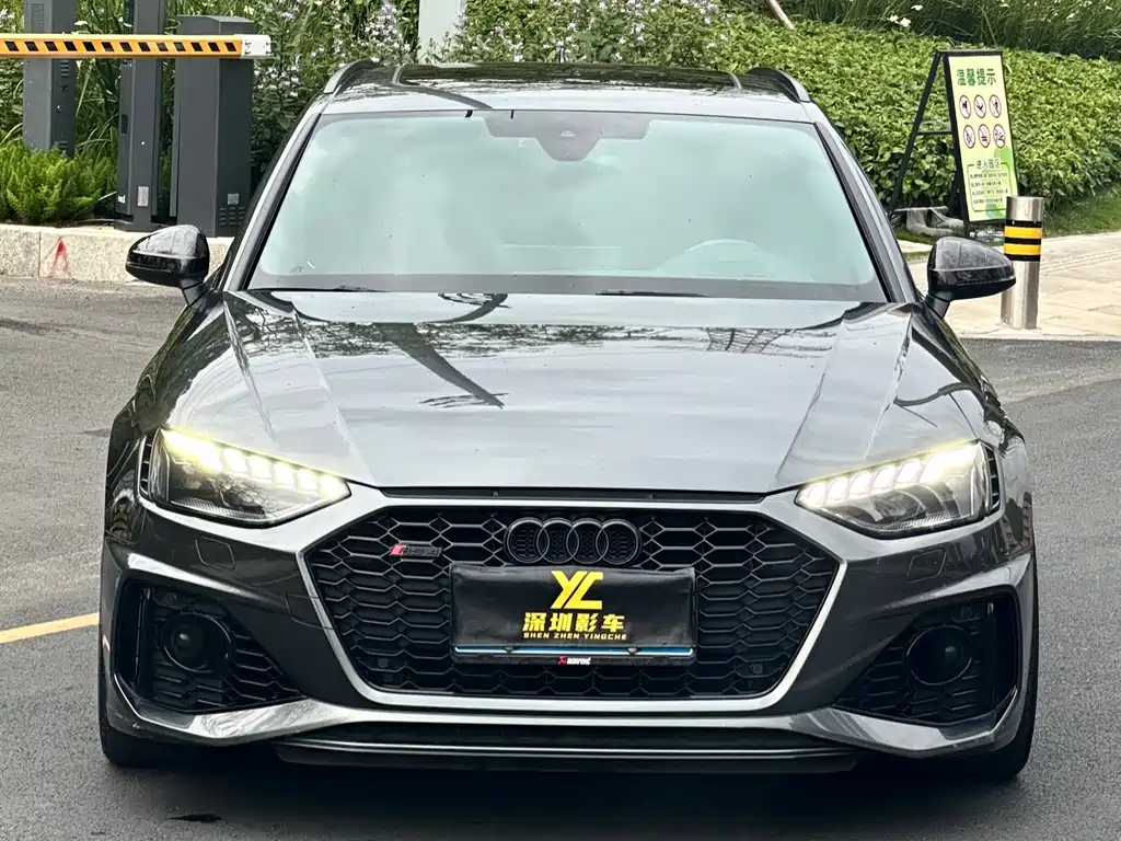 Audi RS 4 2023 — фото 2