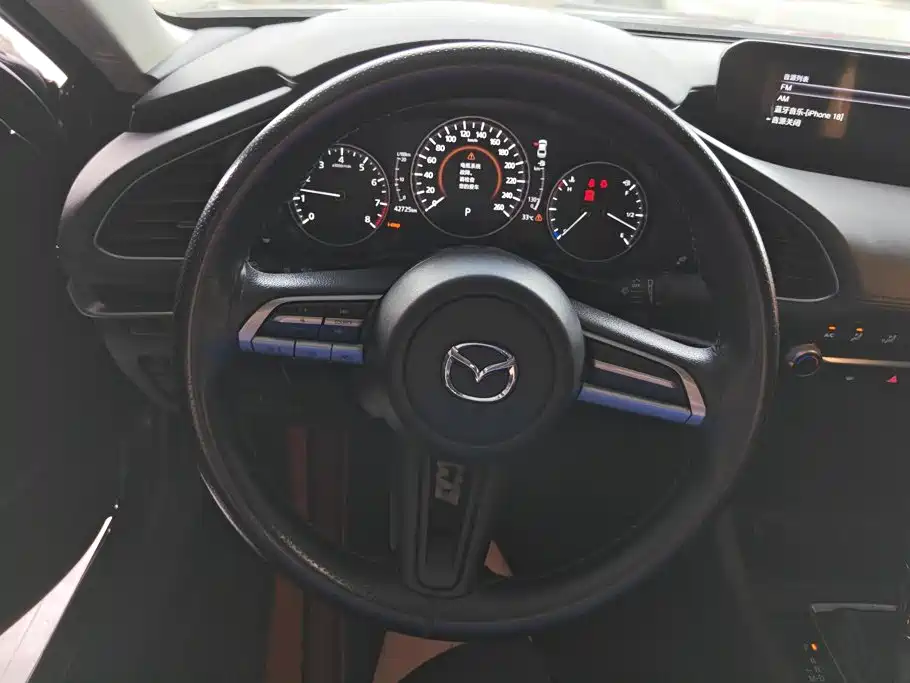Mazda 3 Axela 2023 — фото 15