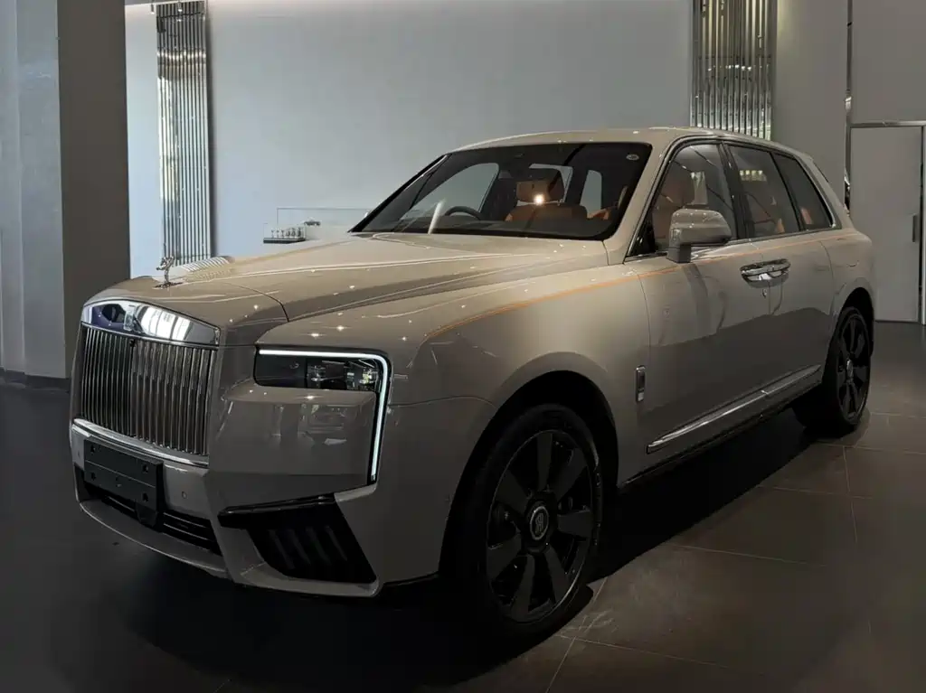 Rolls-Royce Cullinan — фото 1