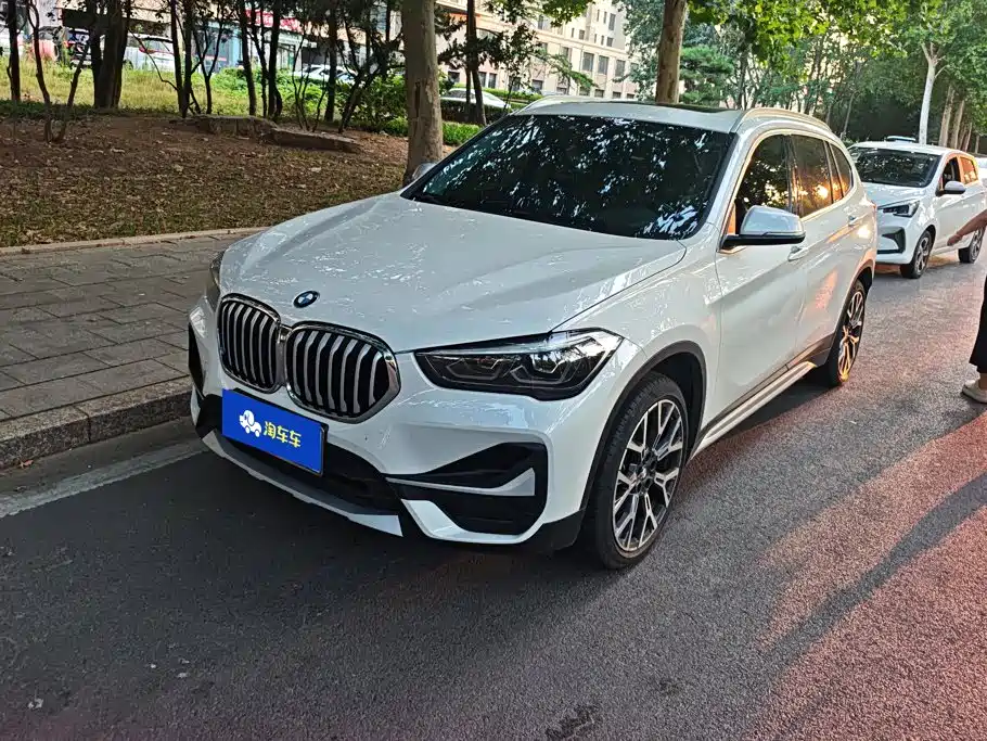 BMW X1 2021 — фото 1