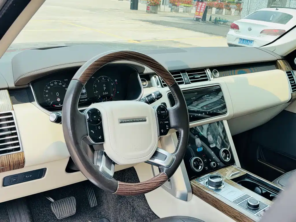 Land Rover Range Rover 2019 — фото 12