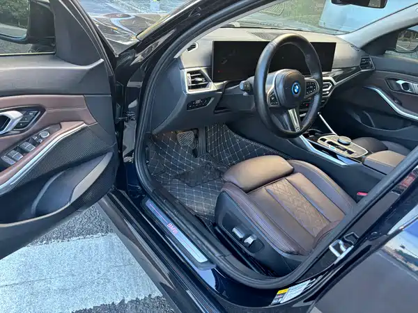 BMW i3 2023
