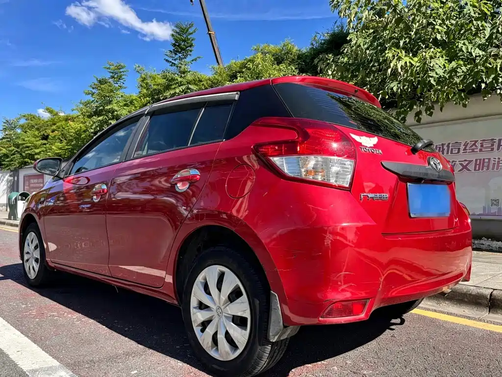 Toyota Yaris L 2014 — фото 12