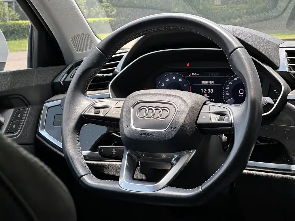 Audi Q3 2020 — фото 14