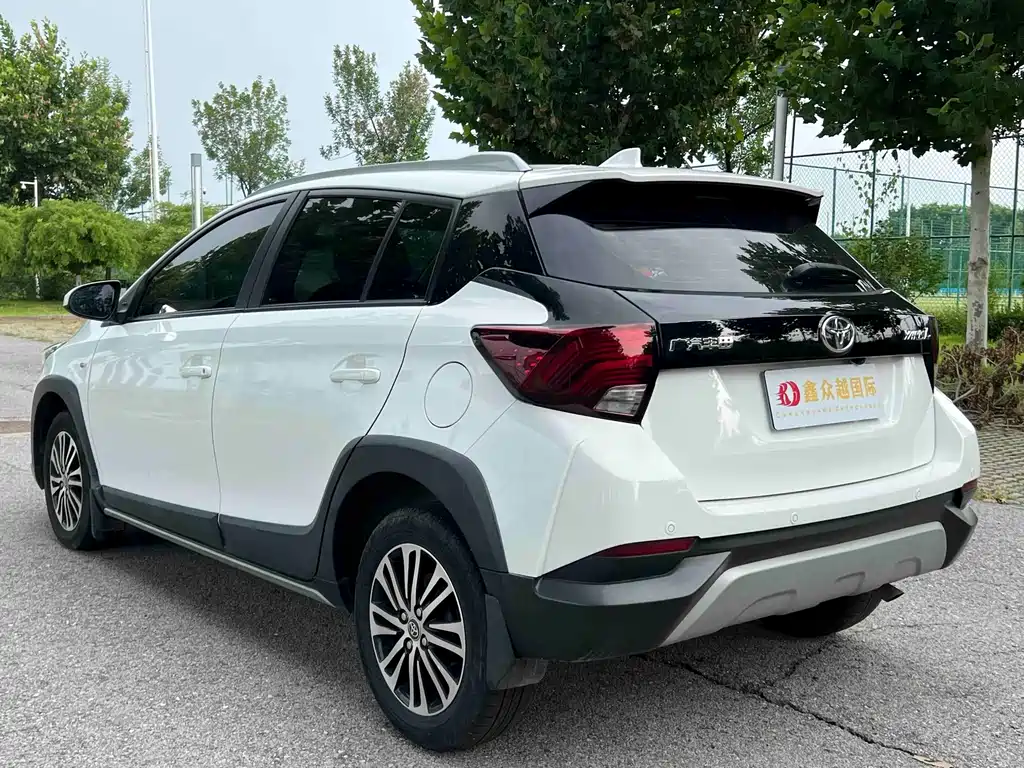 Toyota Yaris L 2022