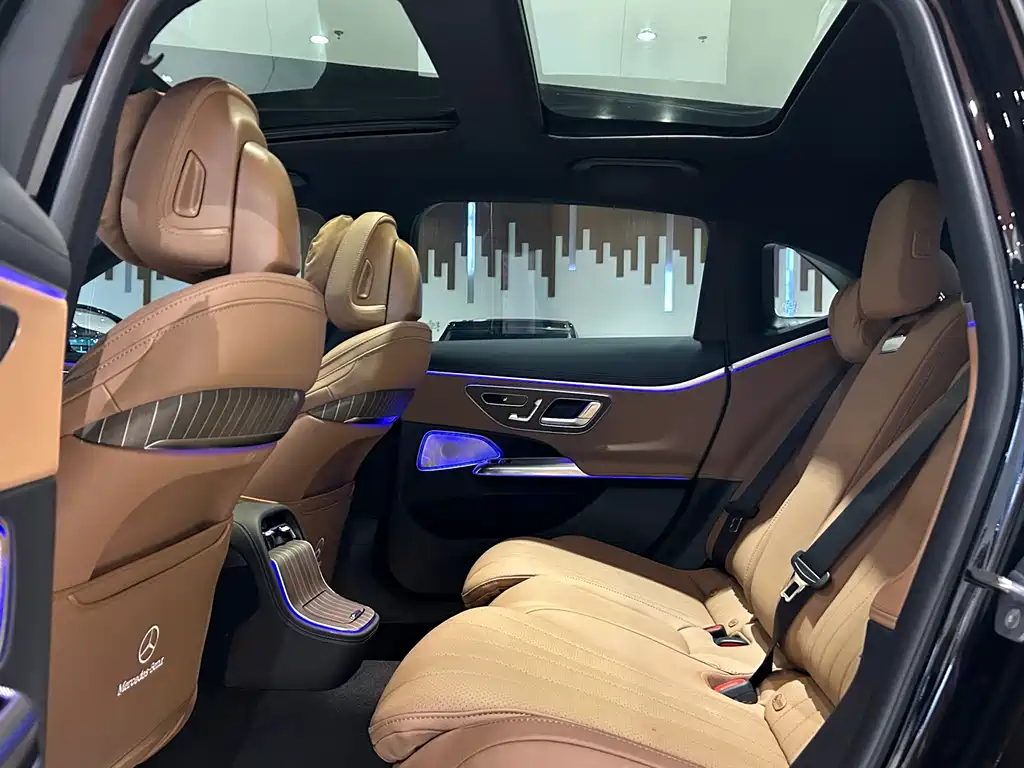 Mercedes-Benz E-Class 2025 — фото 20