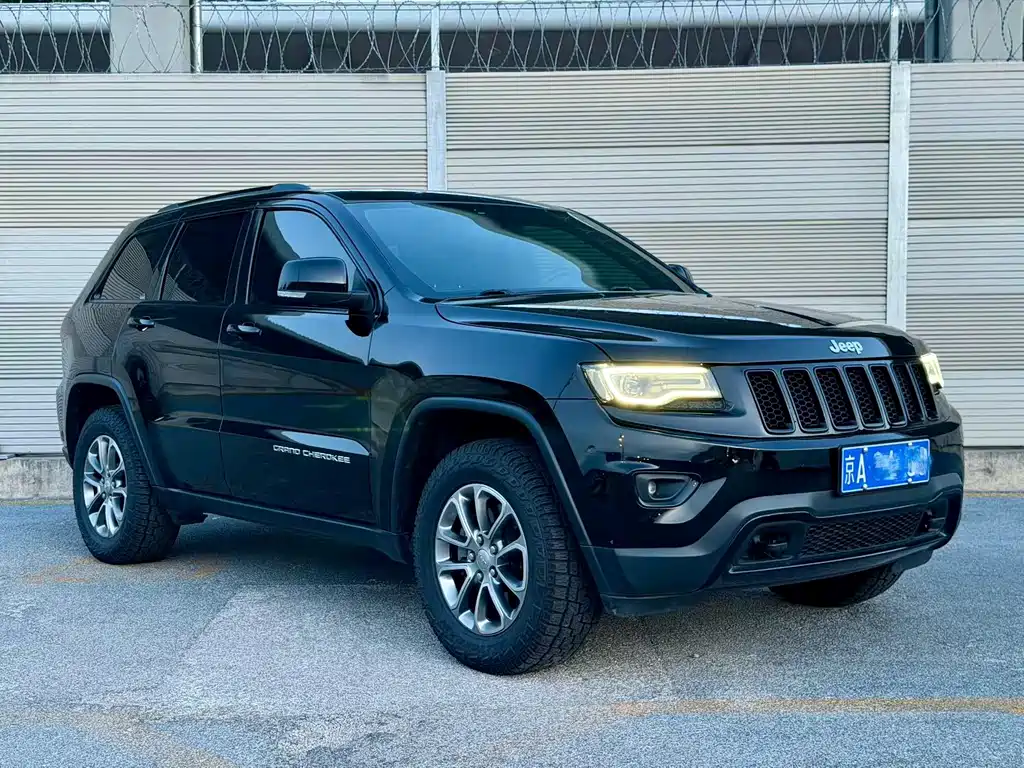 Jeep Grand Cherokee 2014 — фото 3