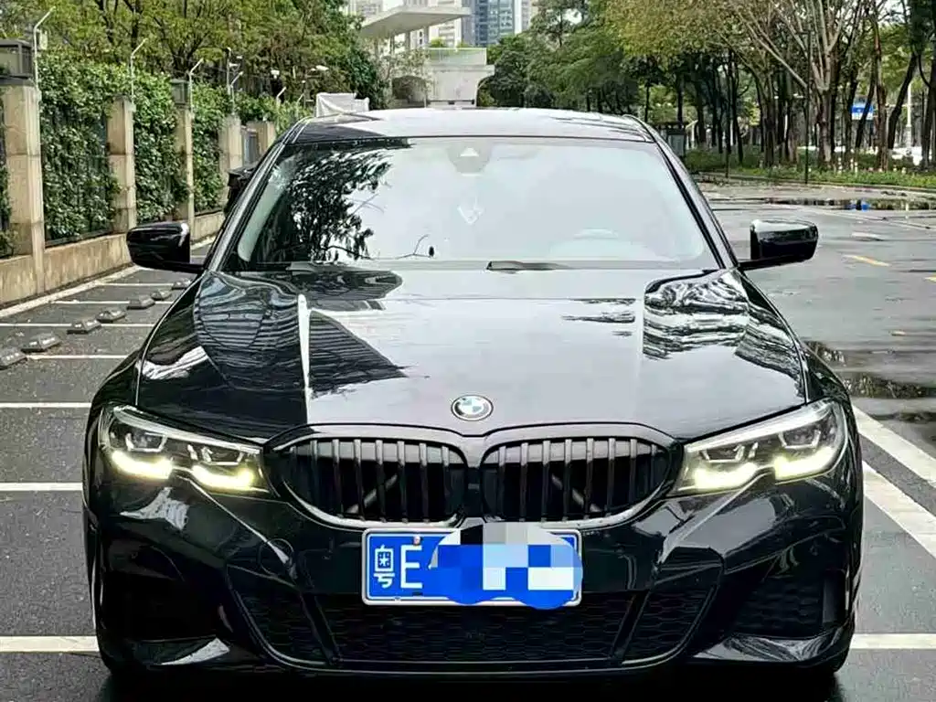 BMW 3 Series 2022 — фото 1