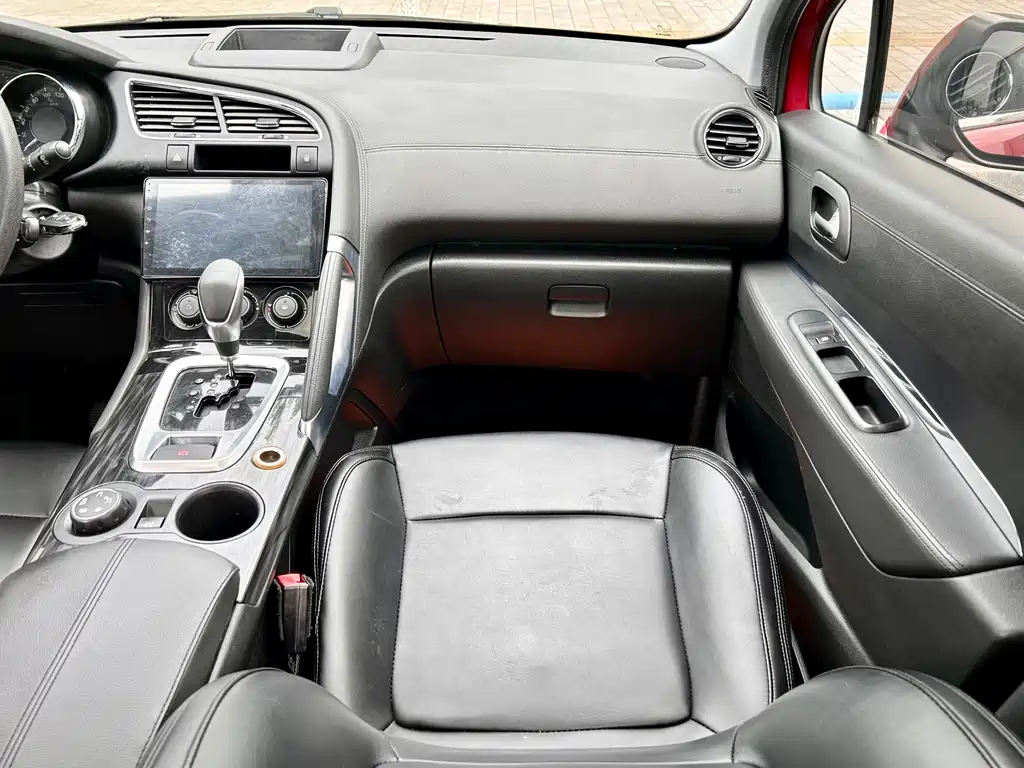 Peugeot 3008 2016 — фото 18