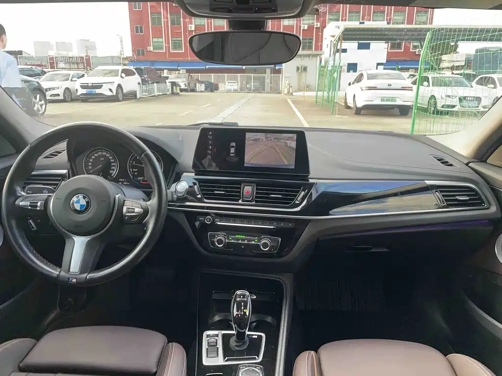 BMW 1 Series 2023 — фото 15