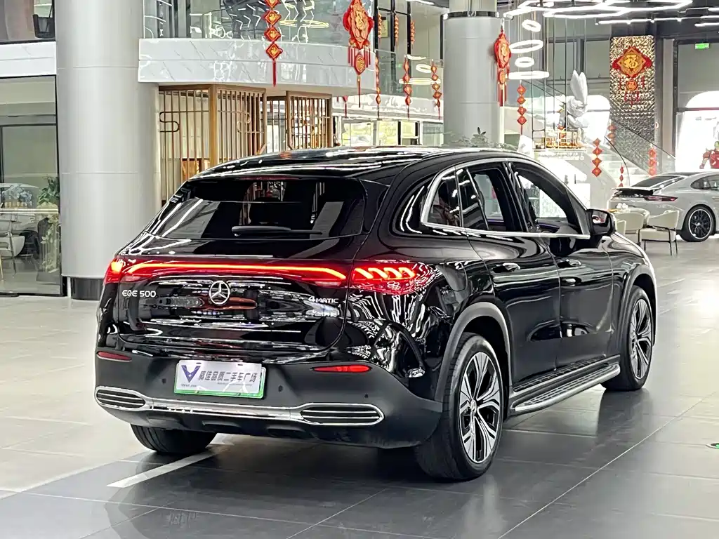 Mercedes-Benz EQE SUV 2024 — фото 10