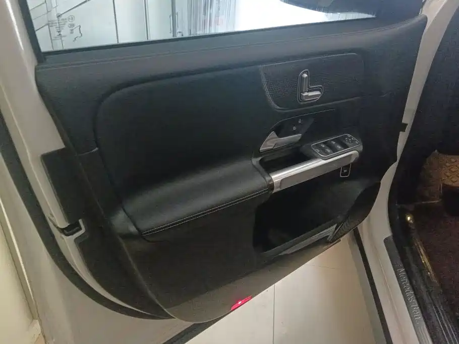 Mercedes-Benz GLB 2021
