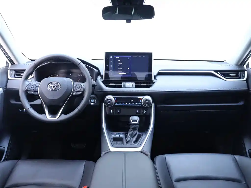 Toyota RAV4 2021 — фото 13