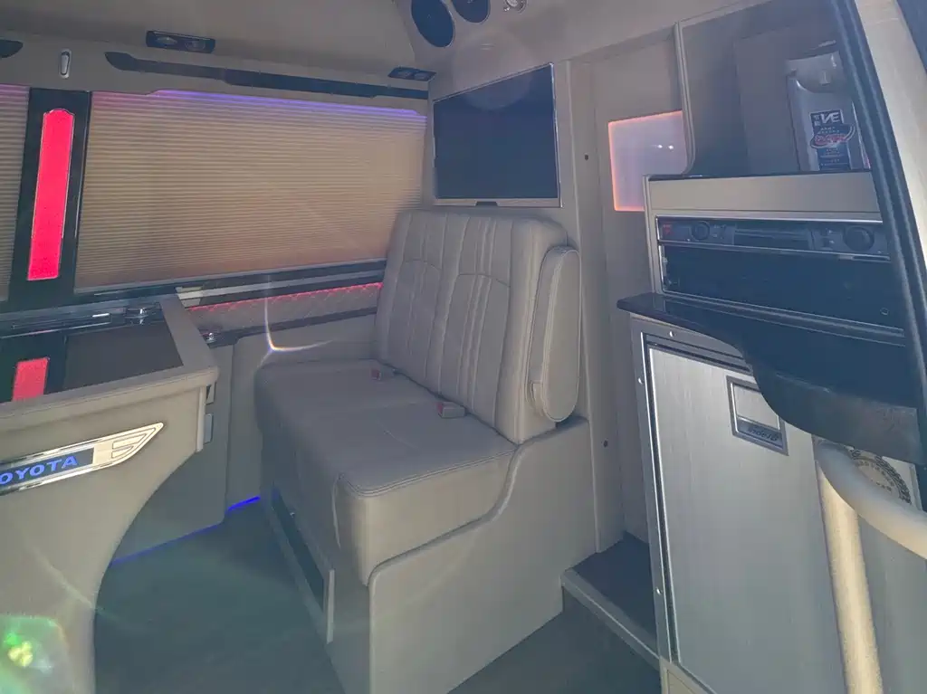 Toyota Coaster 2019 — фото 14