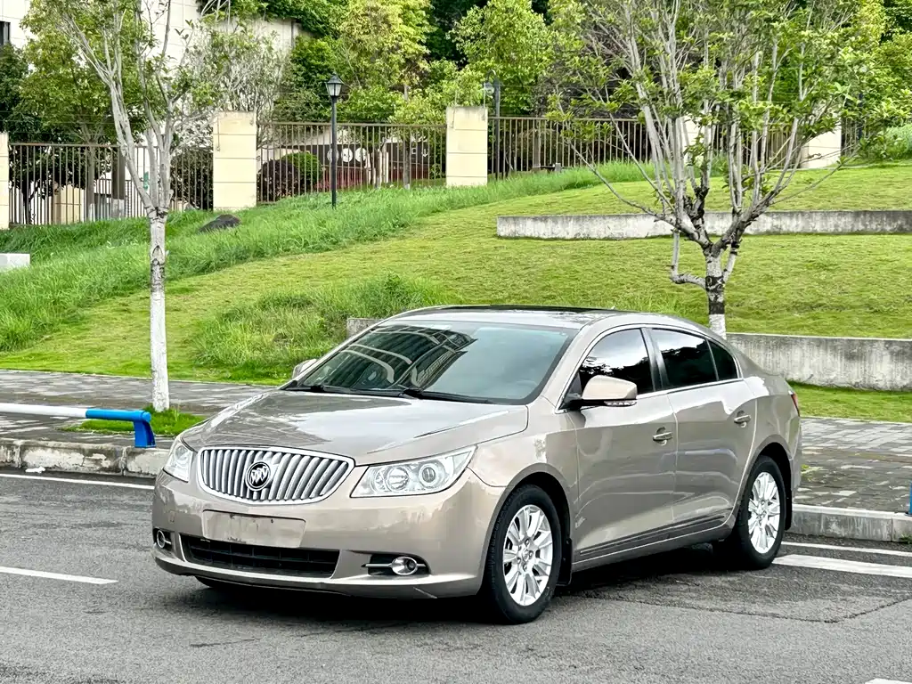 Buick LaCrosse 2013 — фото 1