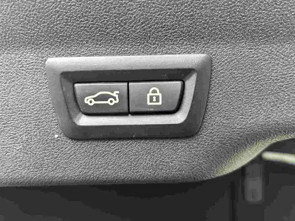 BMW 6 Series GT 2023 — фото 19