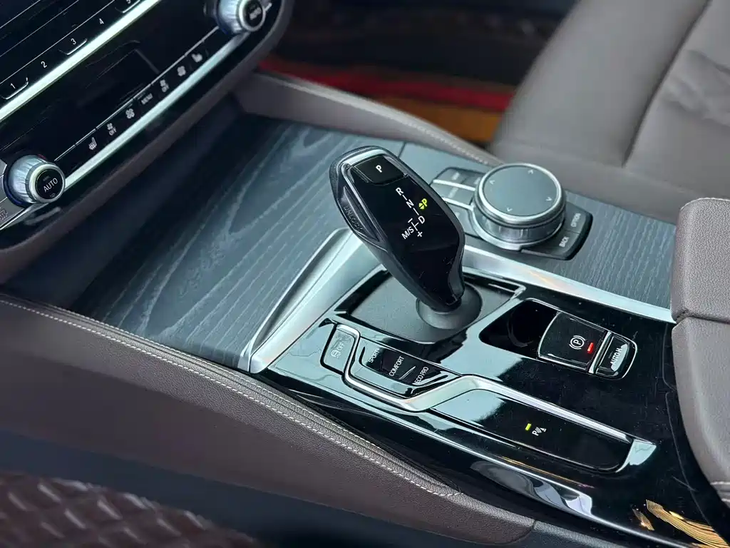 BMW 5 Series 2023