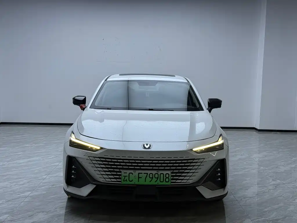 Changan UNI-V iDD 2023 — фото 2